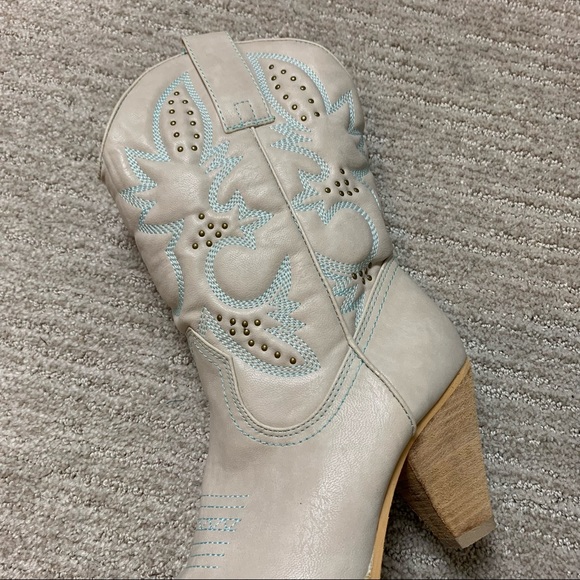 NEW Very Volatile Denver Cowboy Boots Ivory Off White 8.5 - Picture 5 of 16